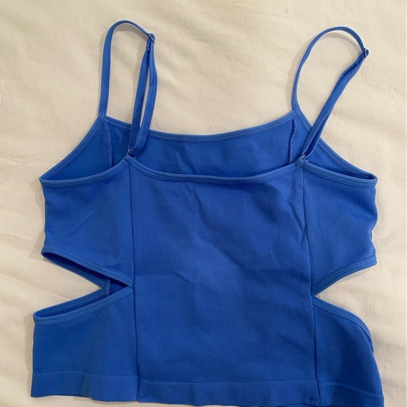 Blue crop top with cut outs - Picture 2 of 4